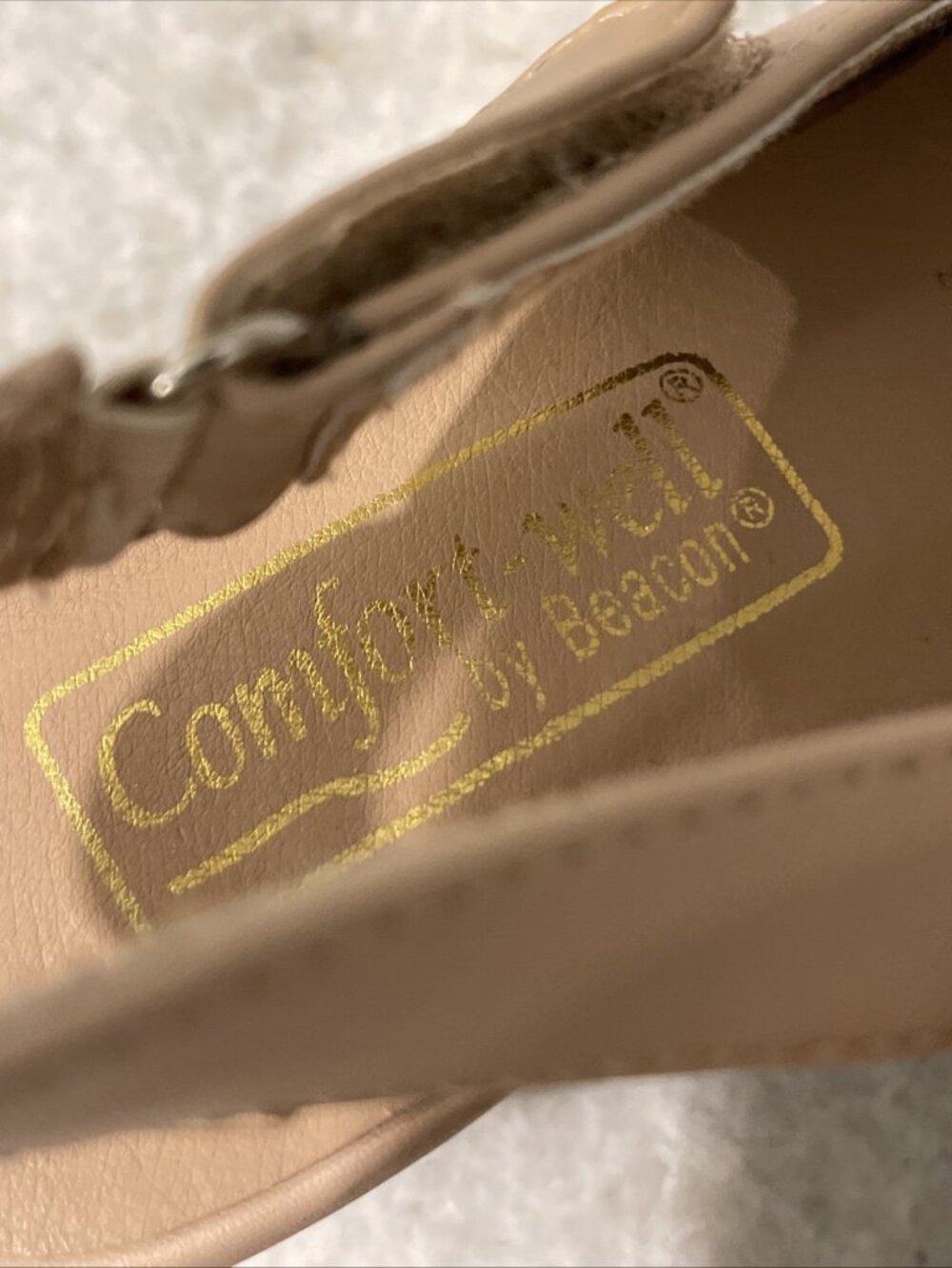 Comfort Well by Beacon Shoes Womens 5.5 Taupe Beige Heels Comfort - Picture 7 of 9